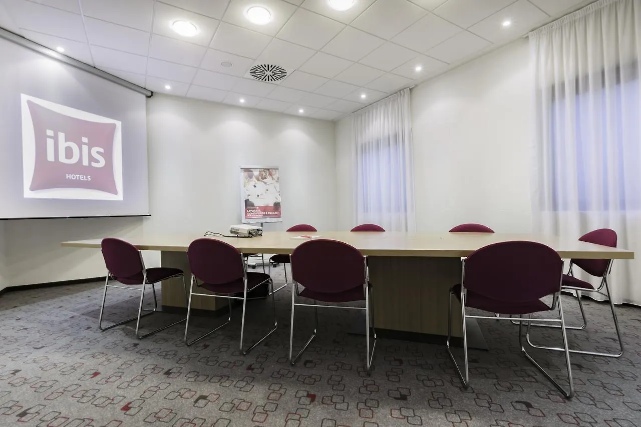 Hotel Ibis Milano Malpensa Кардано-аль-Кампо 3*,  Италия